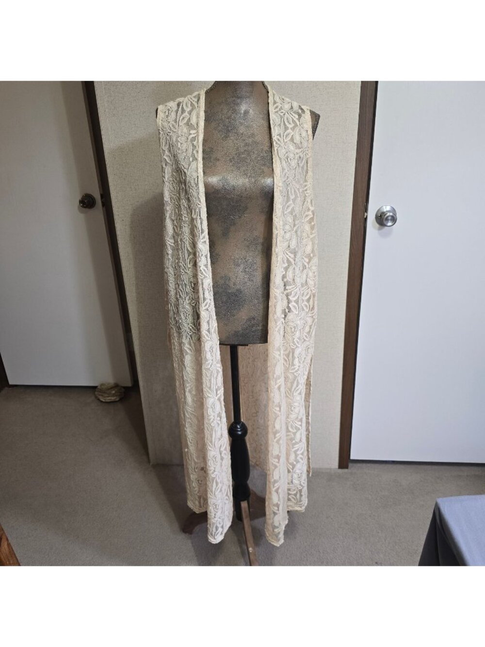 LuLaRoe XL Open Front Sleeveless Lace Beige Floral Boho Duster Cardigan Long